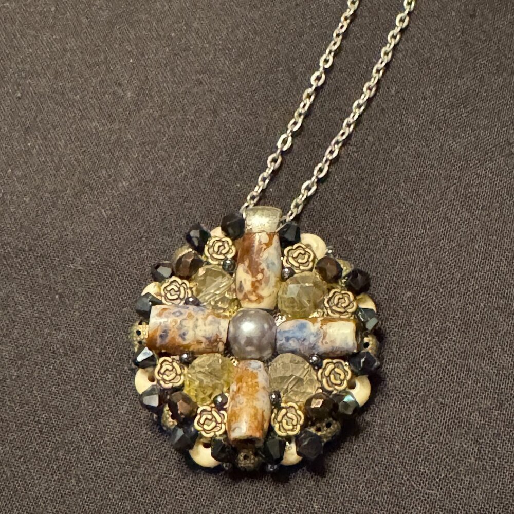 Vintage Fashion Necklace Gold with beads